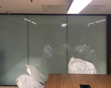 فيلم قابل للتحويل, فيلم قابل للتحويل, فيلم خصوصية, فيلم سحري, زجاج سحري, زجاج قابل للتحويل, زجاج الخصوصية, زجاج ذكي للخصوصية, فيلم حماية الأثاث, فيلم فوتوكروميك, فيلم عرض خلفي, فيلم ثنائي اللون, فيلم حماية الطلاء, حماية الطلاء TPH, حماية الطلاء TPU تظليل زجاج كهرباء, زجاج قابل للتحويل في الرياض, زجاج سحري في الرياض, زجاج خصوصية في الرياض, زجاج ثنائي اللون في الرياض, زجاج ذكي